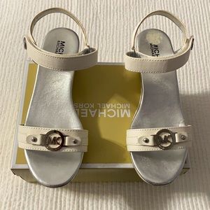 MK CateAgatha dress sandals in size 4